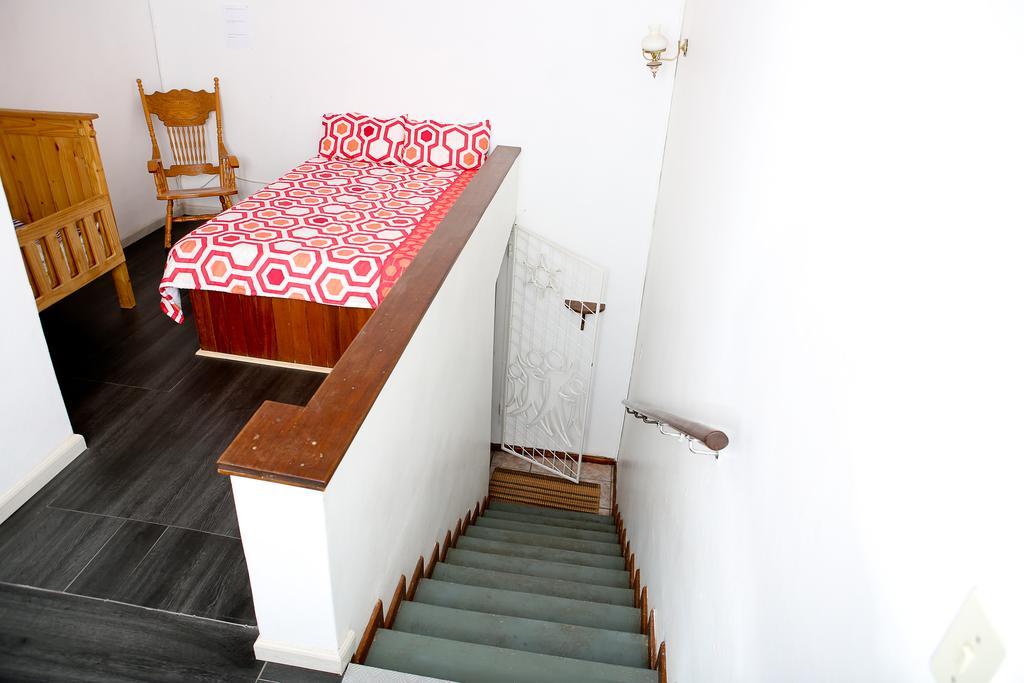 Oudtshoorn Homestay Accommodation Extérieur photo